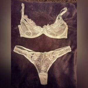 2 piece pastel blue set by L’Agent